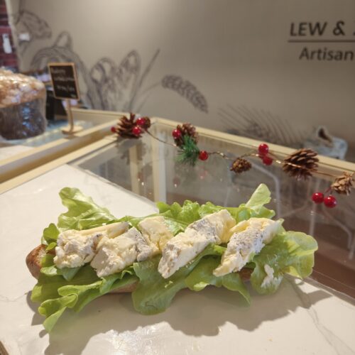 French summer truffle brie